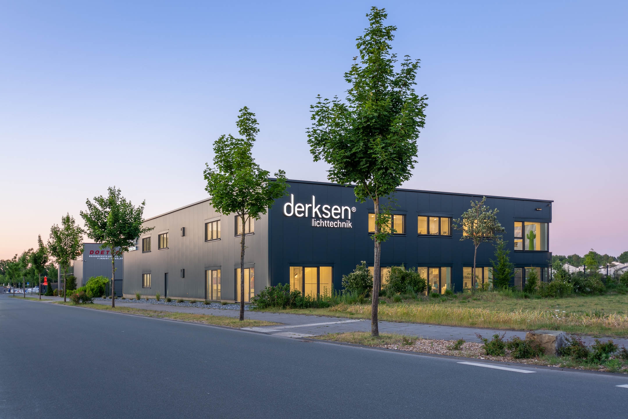 Derksen Firmengebäude - Straßenansicht