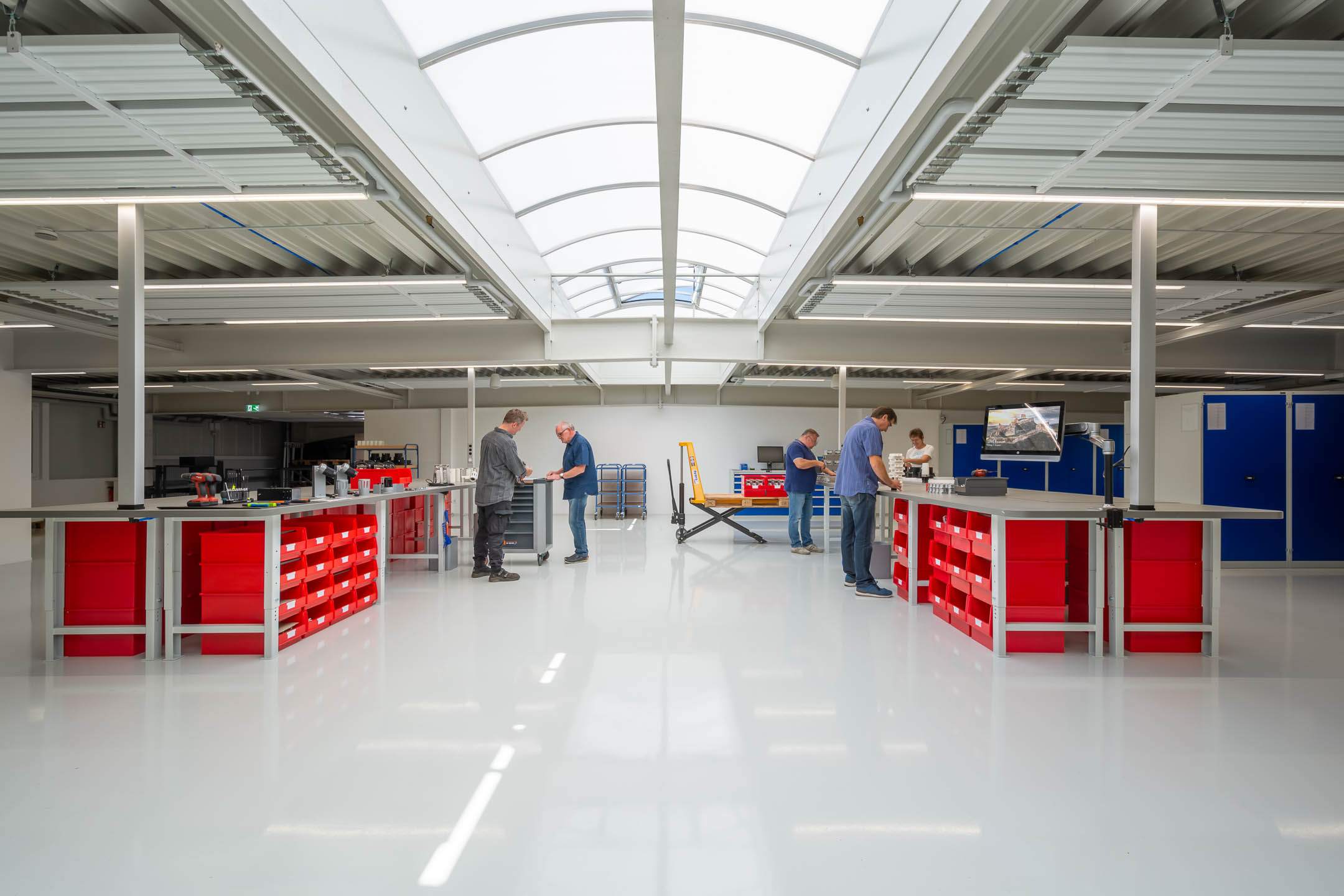 Derksen Lichttechnik Produktionshalle