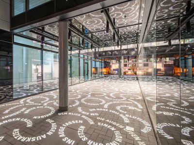 Körpersprache - Lichtinstallation von Hartung und Trenz