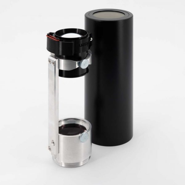 Teleobjektiv 135 mm Brennweite mit schwarzer Hülse, für Outdoor-Projektoren von Derksen Lichttechnik